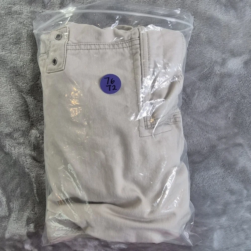 Levi's Workwear Cargo Shorts Mens 36 Beige Cotton Raw Hem 12 Inseam